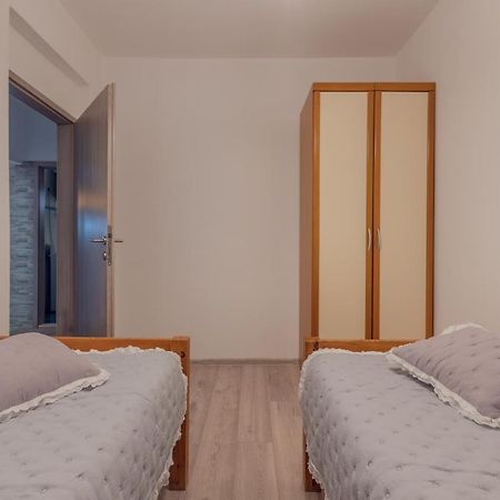 Holiday Home Insulam Mare Traù Esterno foto
