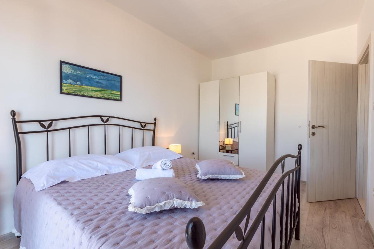 Holiday Home Insulam Mare Traù Esterno foto
